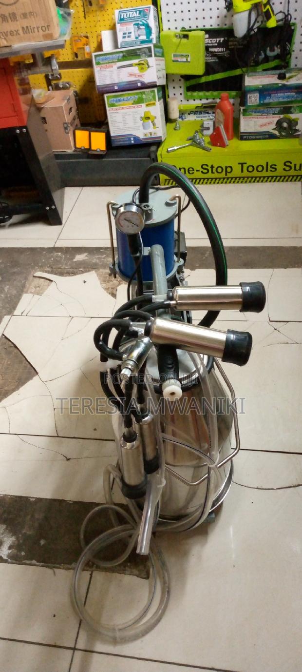Electric Milking Machine - thumbnail 3