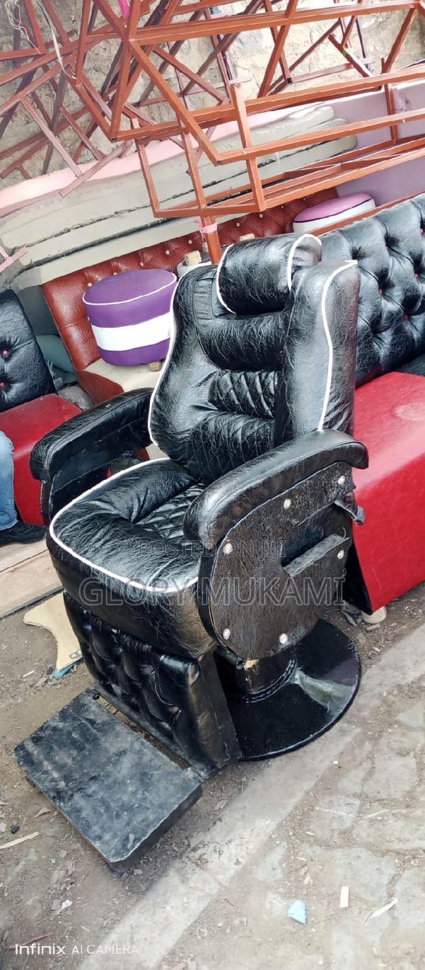 Barber Seat - main view