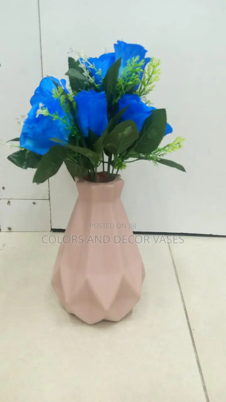 Vase and Flowers KSH 900