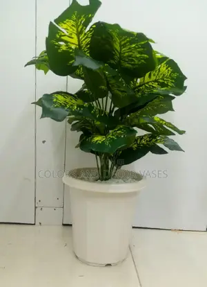 Plastic Vase and 18leaves Plant KSH 1500