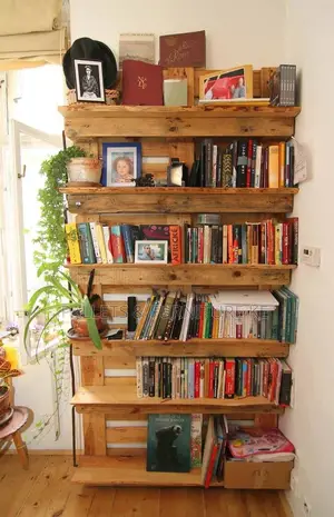 Books Haven Stand