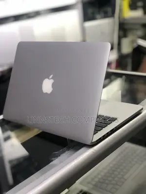 Laptop Apple MacBook Pro 2015 8GB Intel Core I5 SSD 500GB