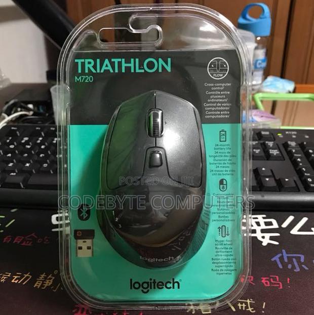 Logitech M720 Triathlon Mouse M720 Multi-Device Mouse - main view
