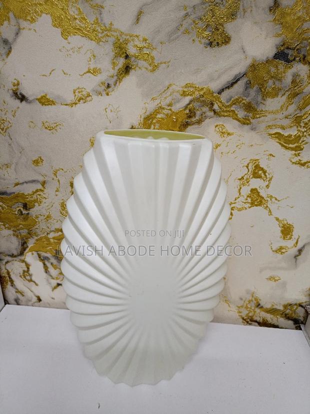 Flower Vase - thumbnail 2
