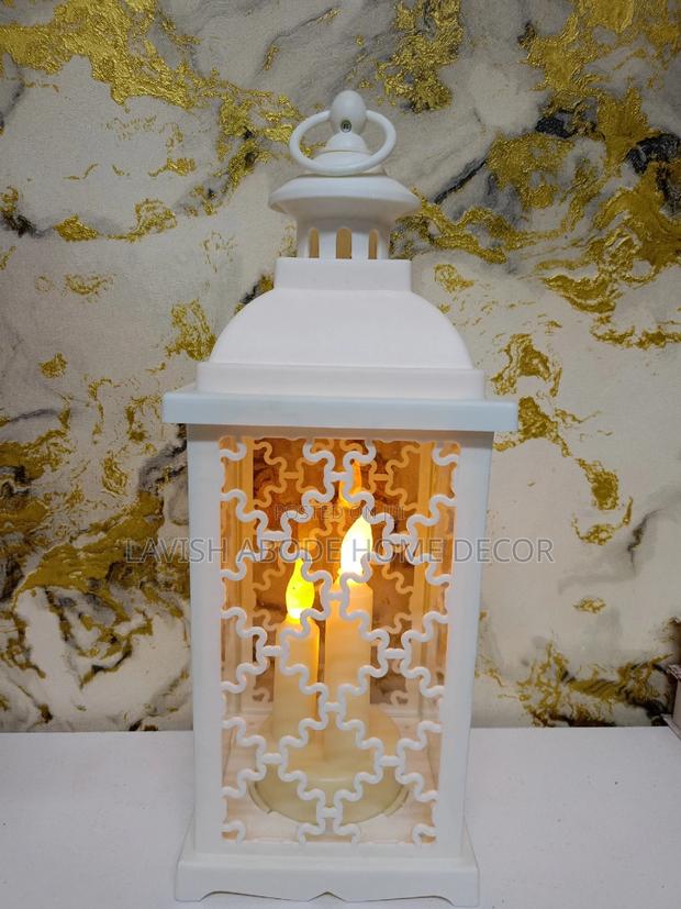 White Lantern - main view