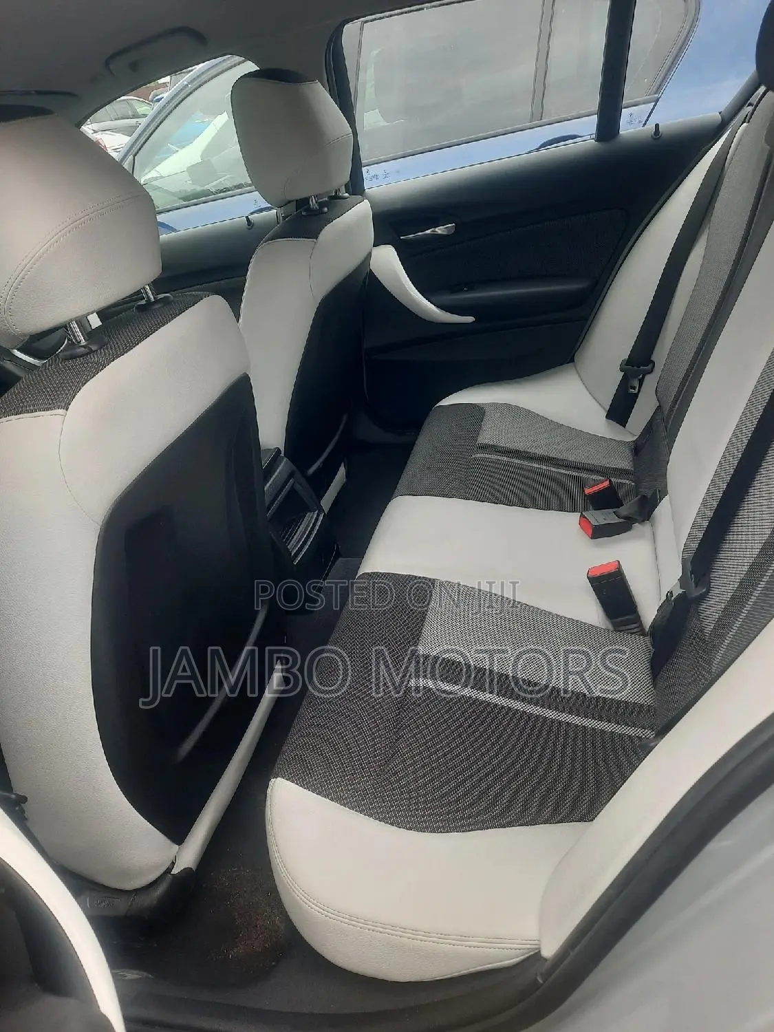 BMW 118i 2017 Silver