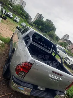 Toyota Hilux 2017 Silver
