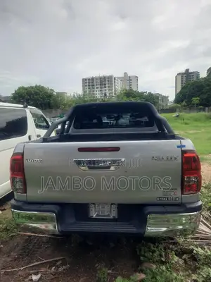 Toyota Hilux 2017 Silver