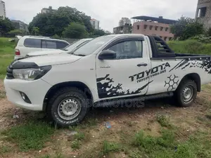 Toyota Hilux 2017 White