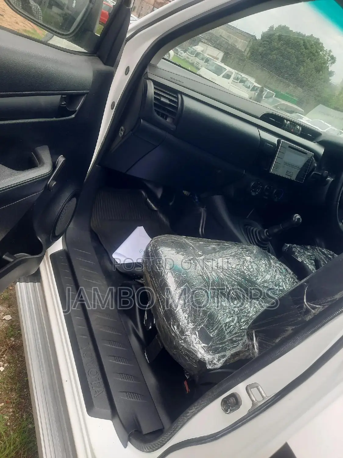 Toyota Hilux 2017 White