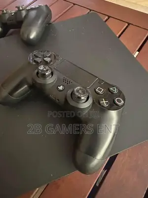 Ps4 Slim Console, 2 Pads Original