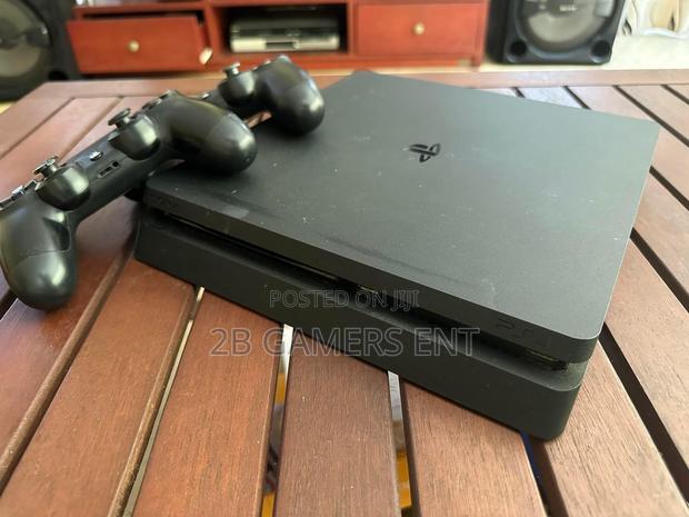 Ps4 Slim Console, 2 Pads Original