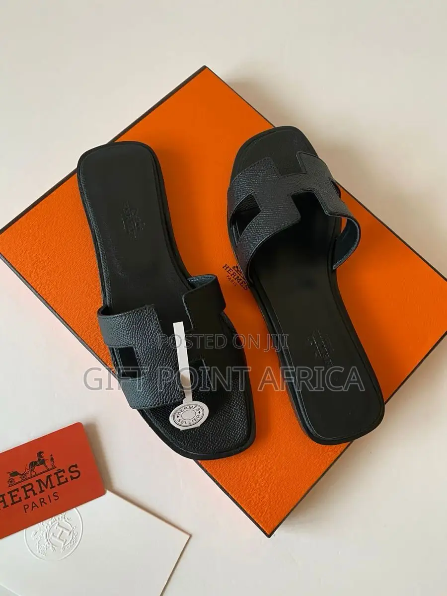 Hermes Women Sandals Black in Colour