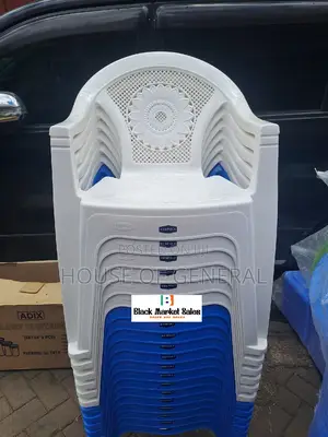 White Kenpoly Plastic Chair