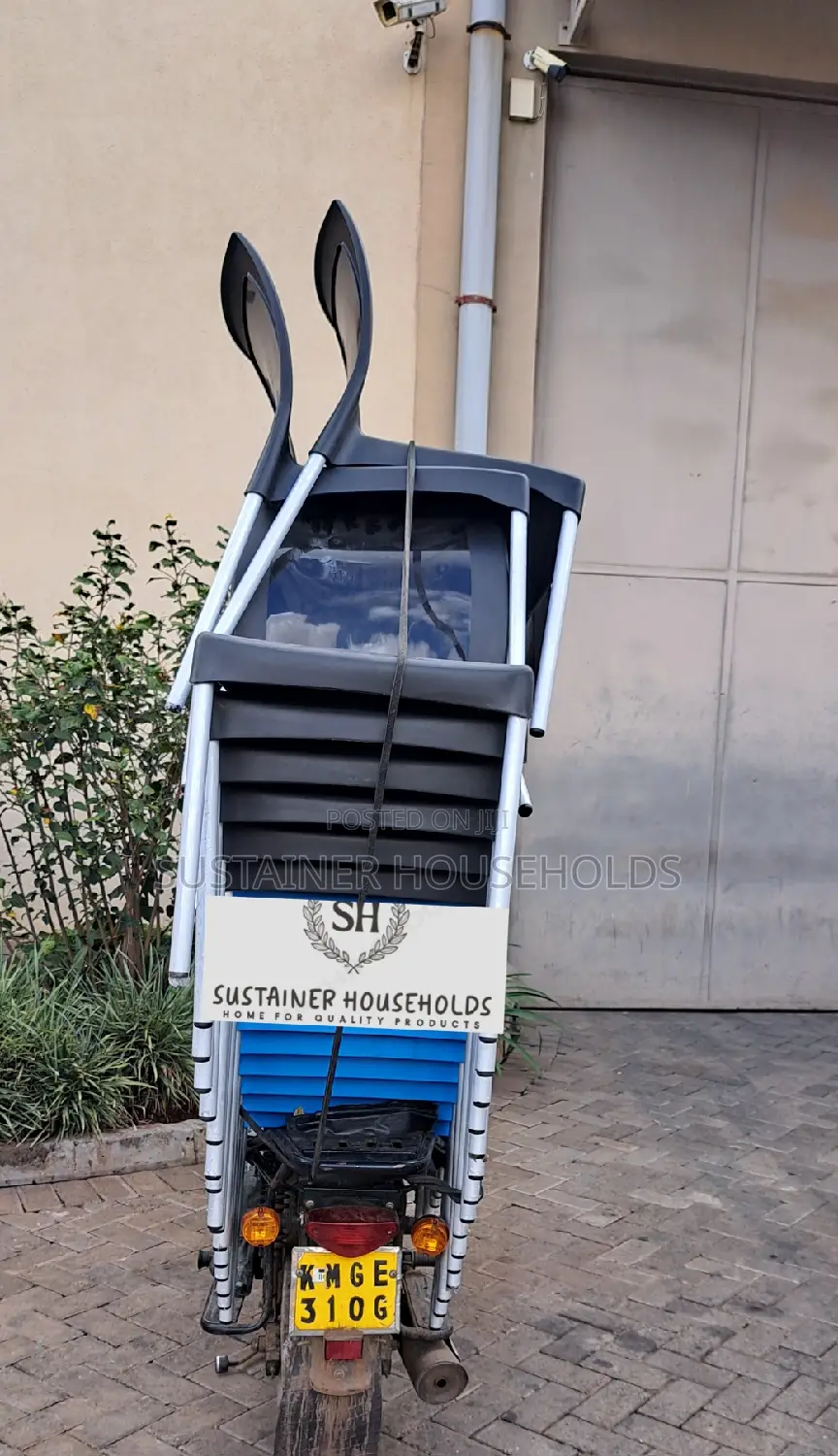 Heavy Duty Armless Plastic Chairs With Metallic Legs
