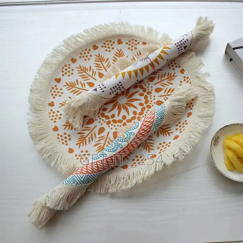 * Bohemian Round Datura Placemats