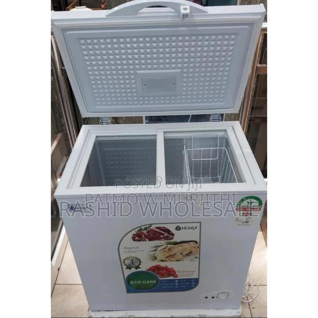 ✓ 150L Chest Freezer