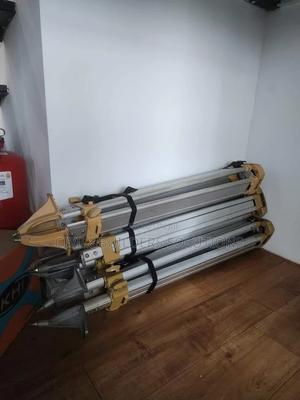 Tripod [Generic Alumminium] - thumbnail 2