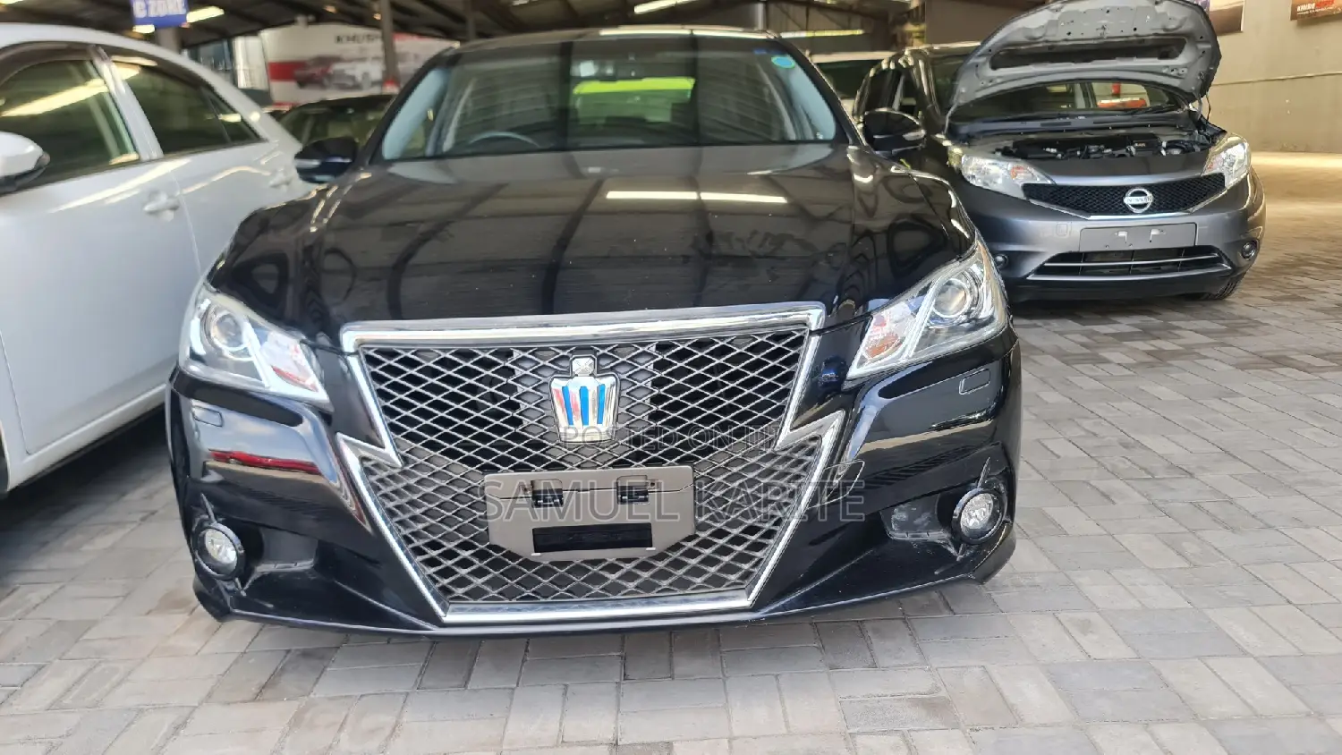 Toyota Crown 2017 Black