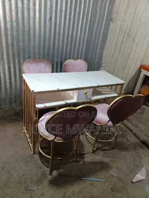 Double Manicure Set, 4 Seater 