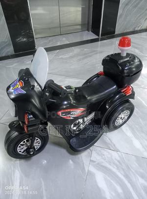 6 Volts Battery/Siren1 Motor 1-3yrs8kgs