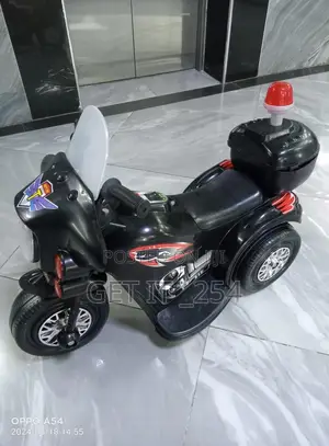 6 Volts Battery/Siren
1 Motor 
1-3yrs
8kgs