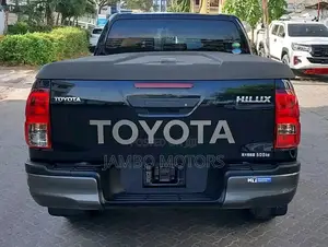 Toyota Hilux 2017 Black