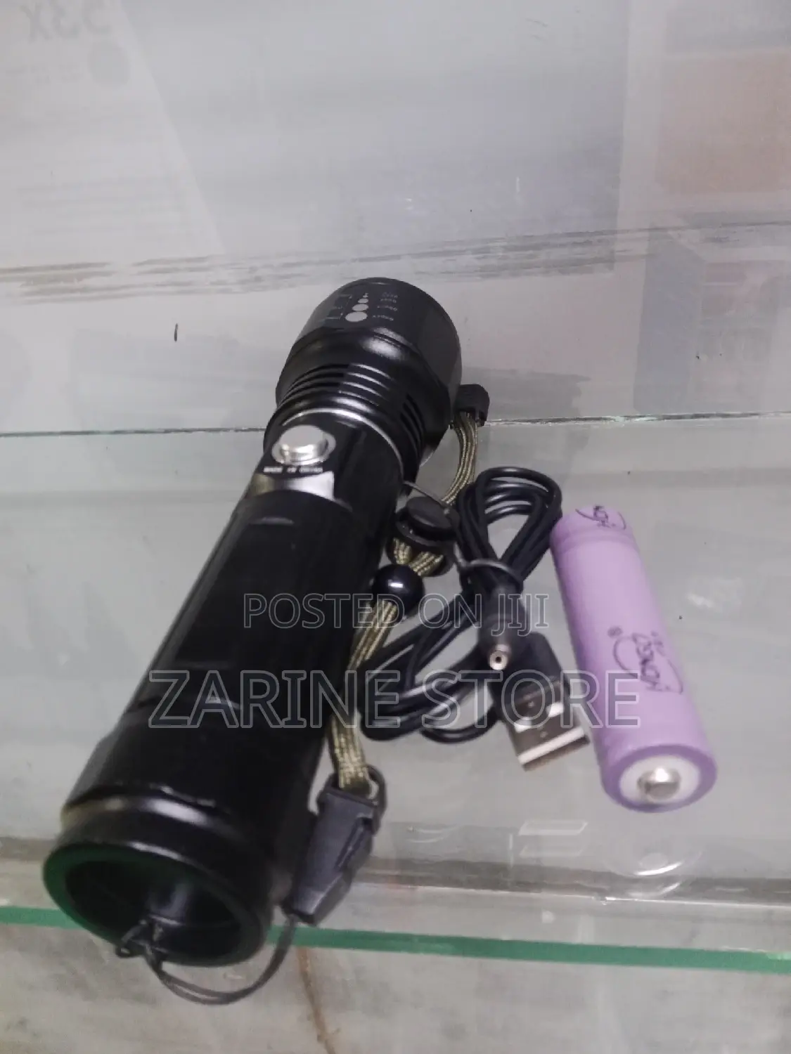 Rechargeable and Removable Battery Tourch, Zooming Lighting