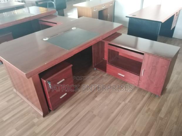 Executive Imported Morden Office Desk Mahogany 1.6 MTRS - main view