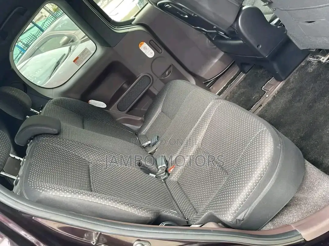 Toyota Spade 1.5 2017 Gray