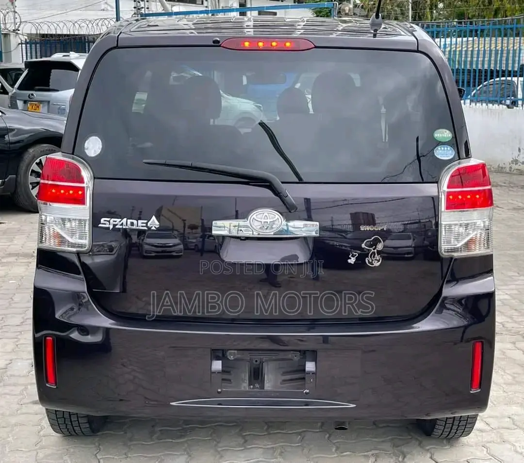 Toyota Spade 1.5 2017 Gray