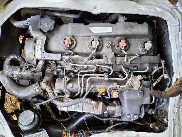 Toyota HiAce 2005 White - thumbnail 10