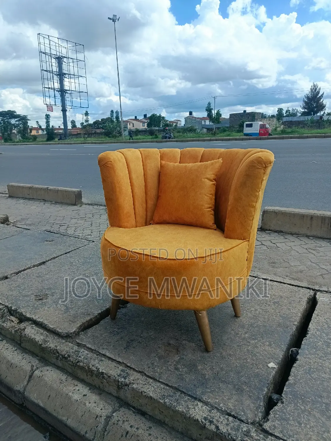 Butterfly Seat or Flower Seat, Gold Colour.
