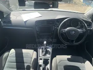 Volkswagen Golf TSI S 4-Door FWD 2016 White