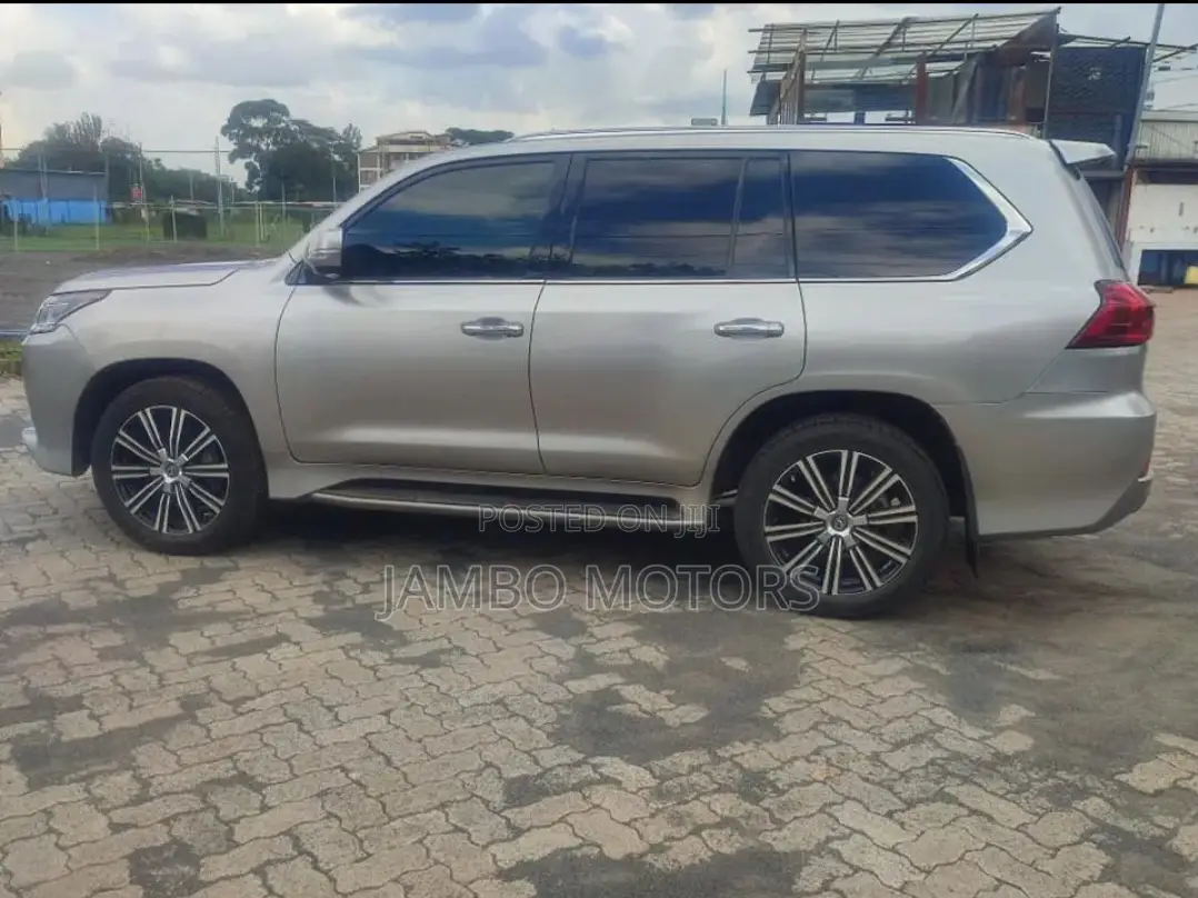 Lexus LX 570 (5 seats) AWD 2017 Gray