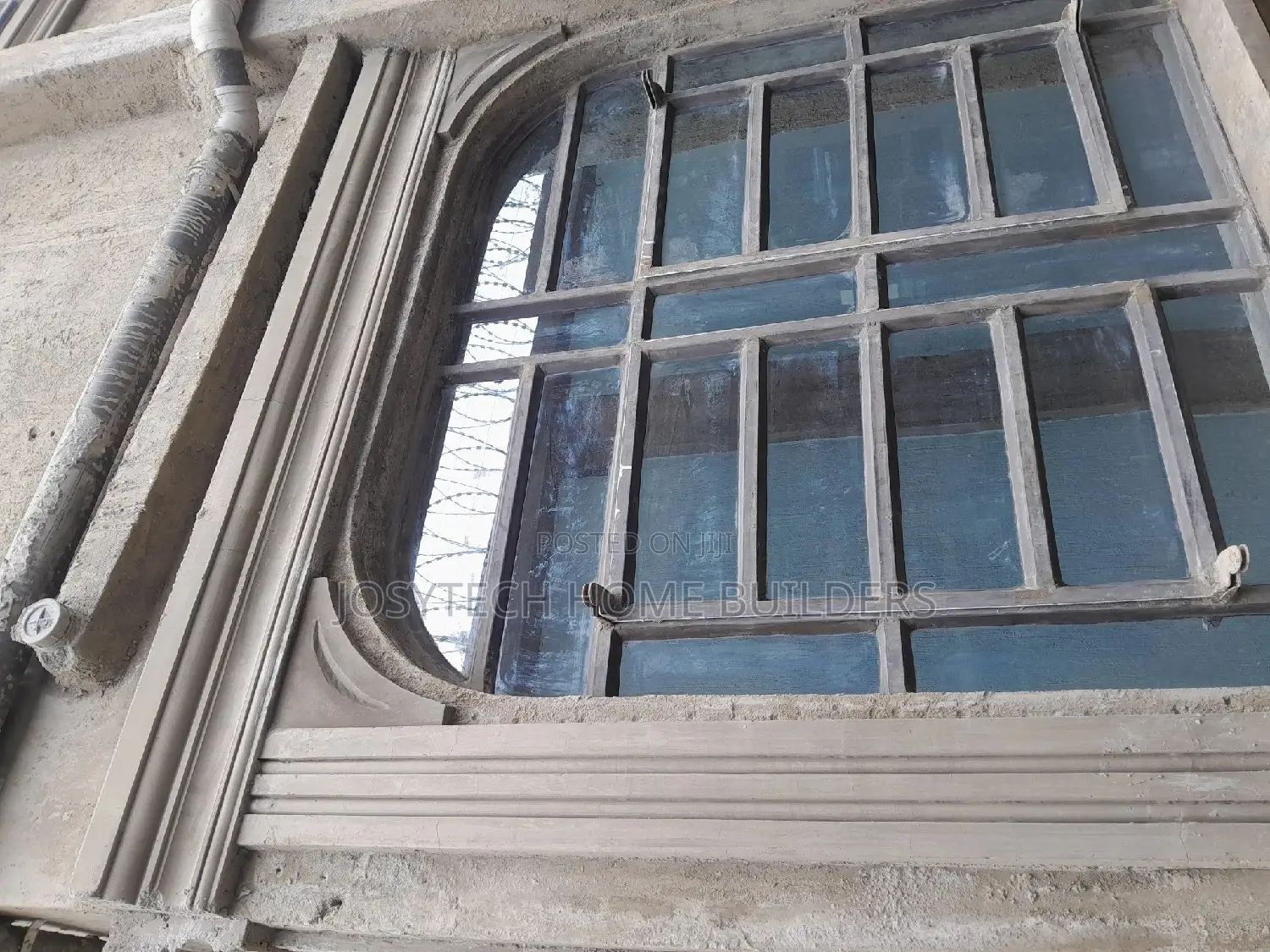 Moulding Designs and Plaster