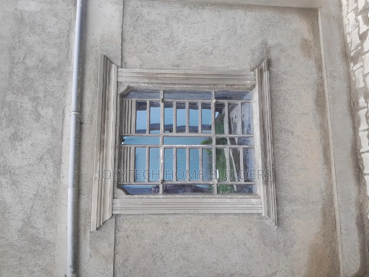 Moulding Designs and Plaster