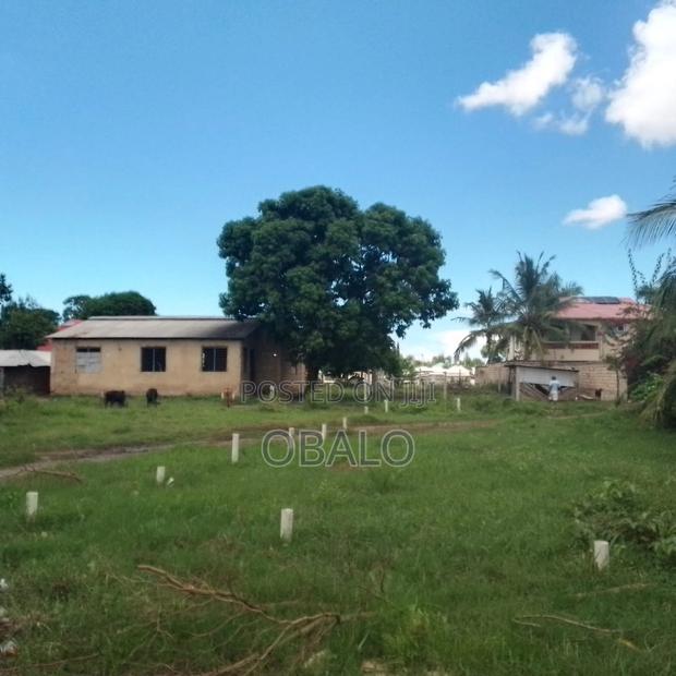 Plot for Sale With Title and Deed Plan - main view