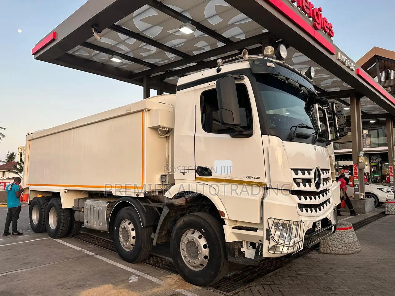 Very Clean Actros 3243 KDB Double Steering Tipper Year 2014