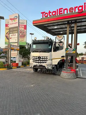 Very Clean Actros 3243 KDB Double Steering Tipper Year 2014