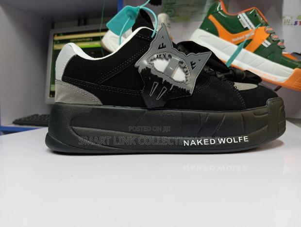 Naked Wolfe - thumbnail 5