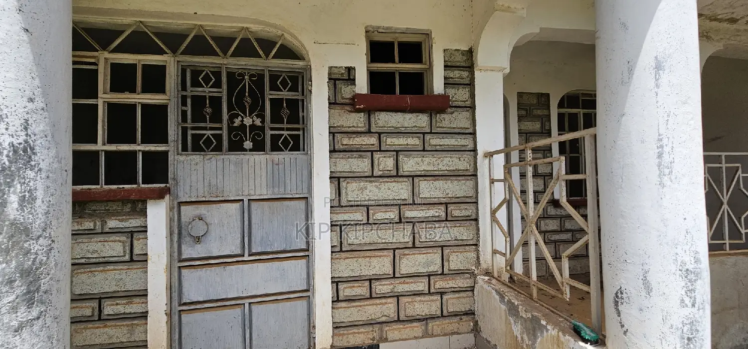 20bdrm Apartment in Elgonview for sale