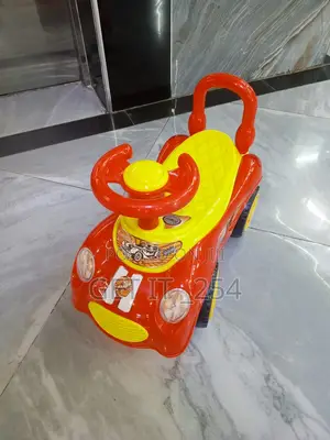 Babies Push Car