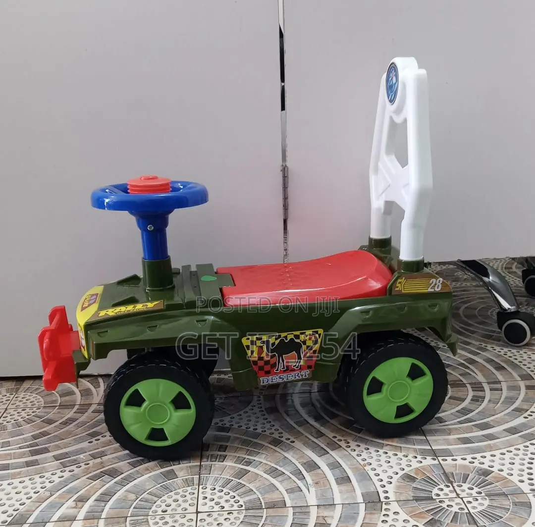 Babies Push Car