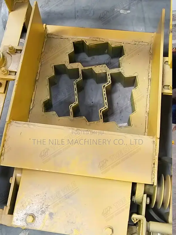 Semi-automatic Manual Hydraulic Concrete Block Machine In KE