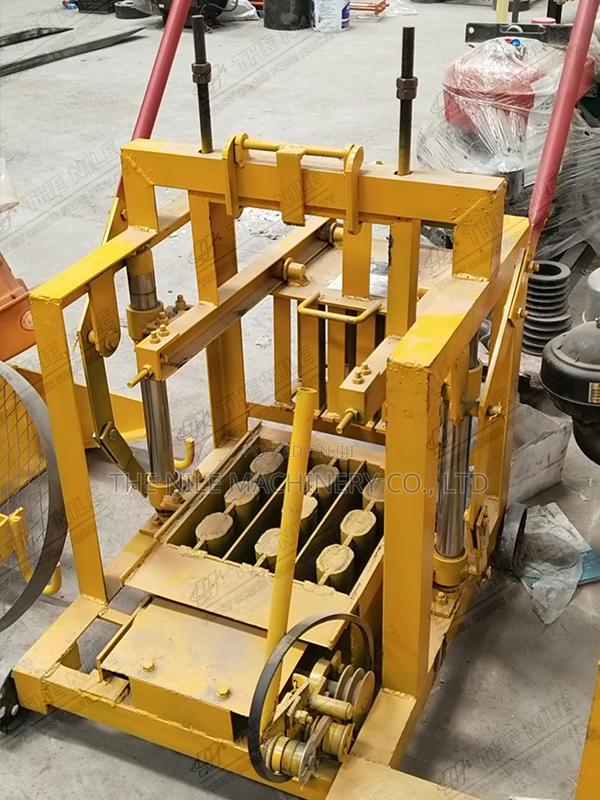 Semi-automatic Manual Hydraulic Concrete Block Machine In KE - main view