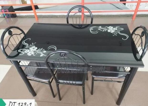 Dinning Table - main view