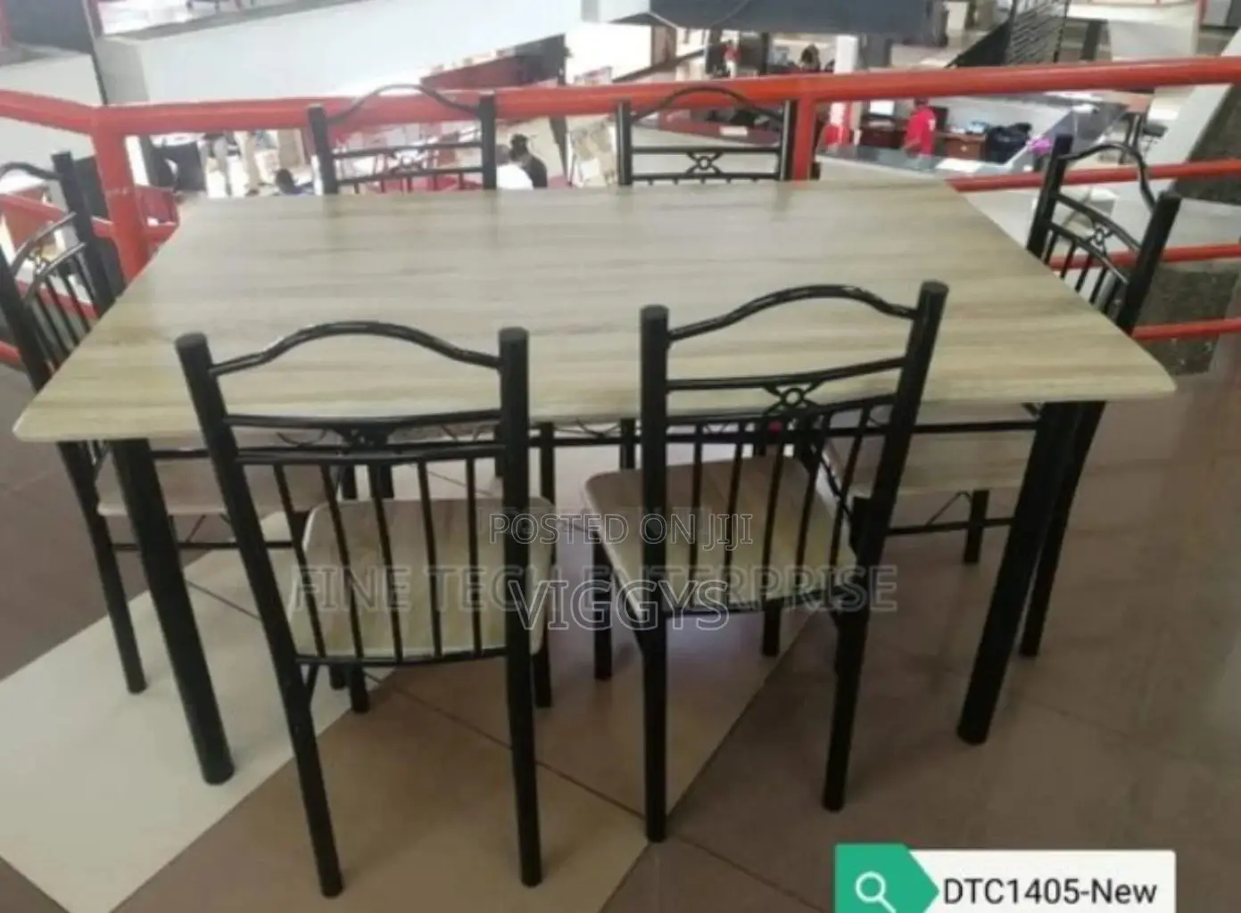 4 Seater Dinning Table
