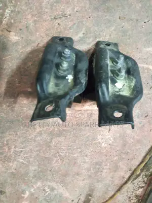 Subaru Legacy Engine Mountain