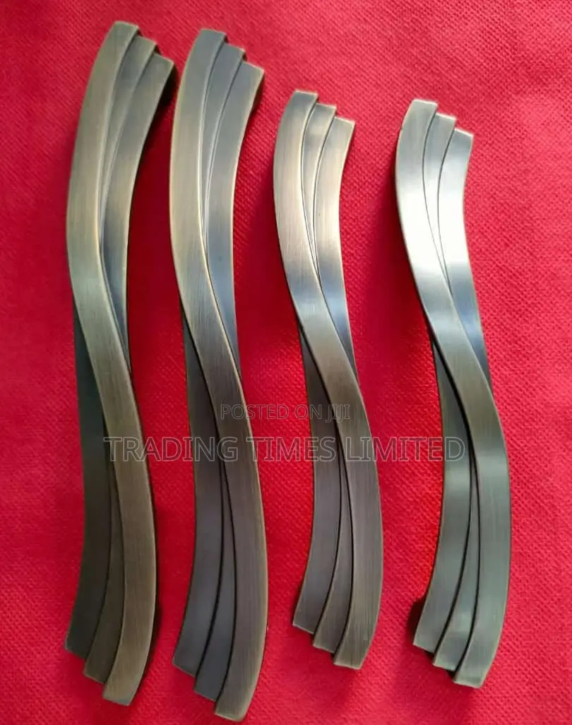Straight Cabinet Handle With Pattern ( 128mm)